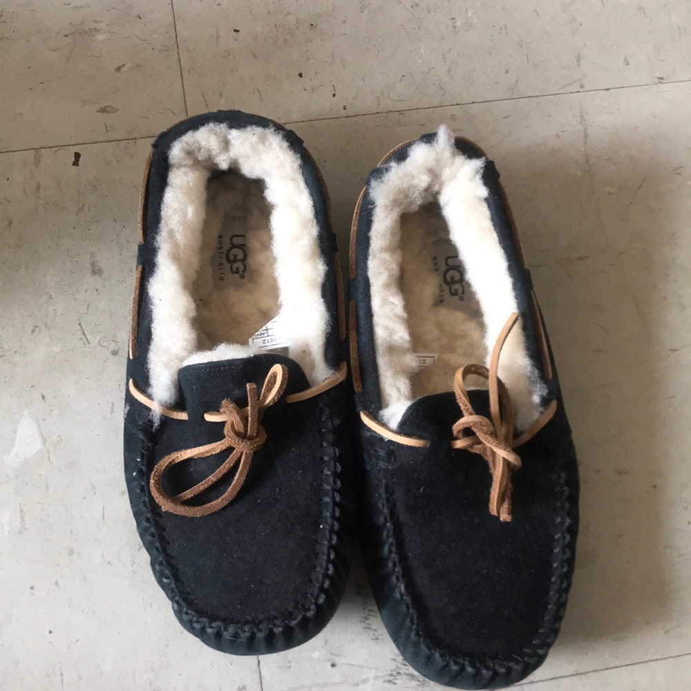 Uggs Dakota moccasins slippers
